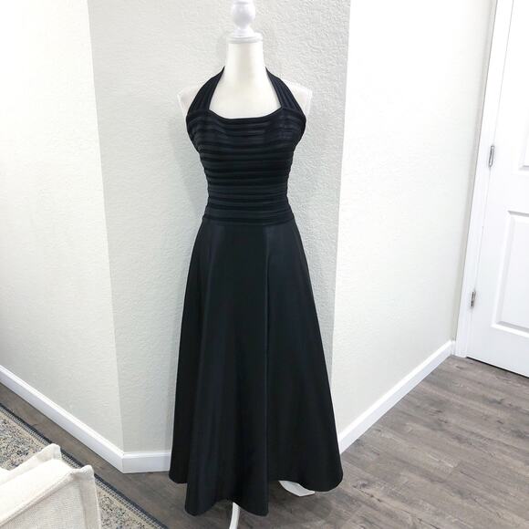 Tadashi Shoji Black Halterneck Long Gown Dress - Picture 2 of 11